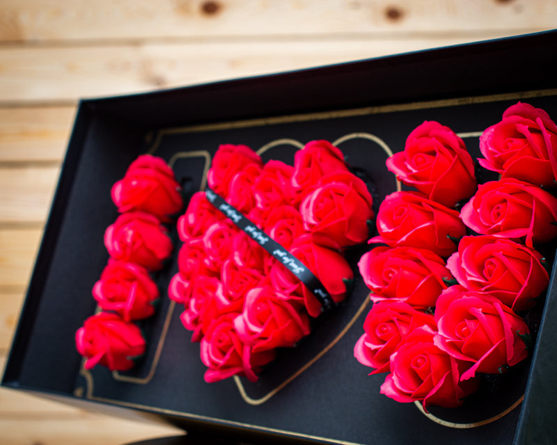 Red Luxury Roses in Box I Love You - RoseGift.co.uk